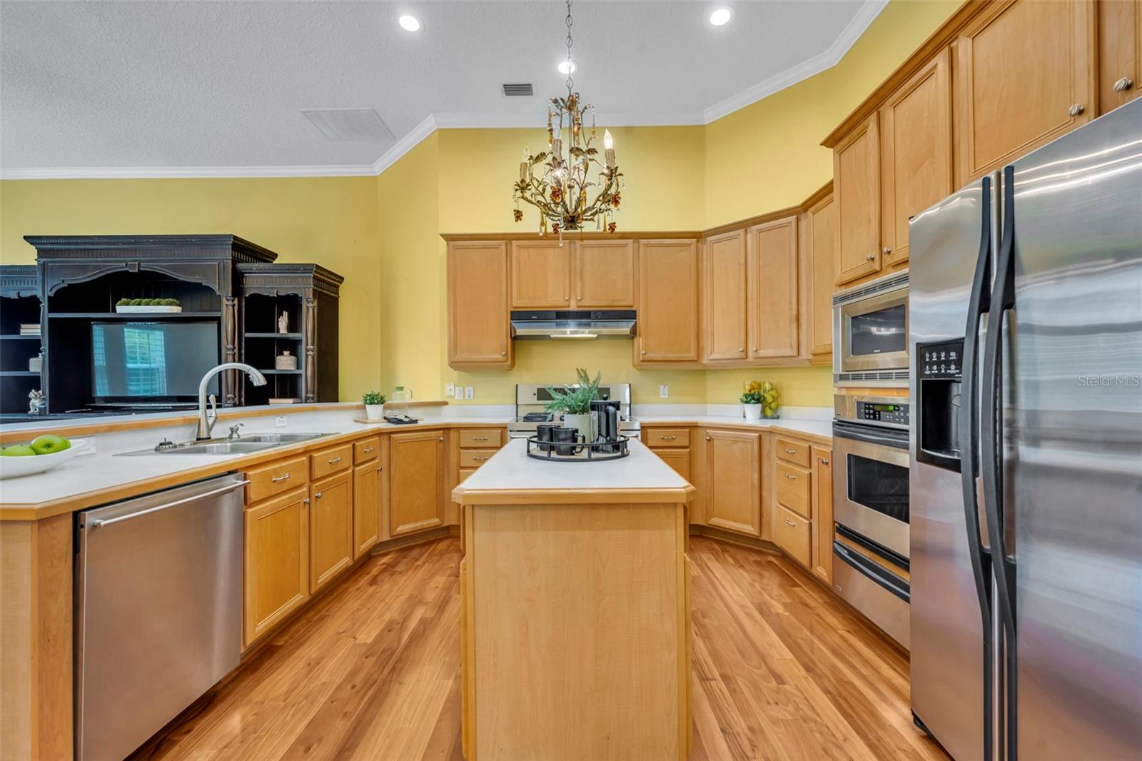 Image 12 of 39 For 100 Glen Club Court