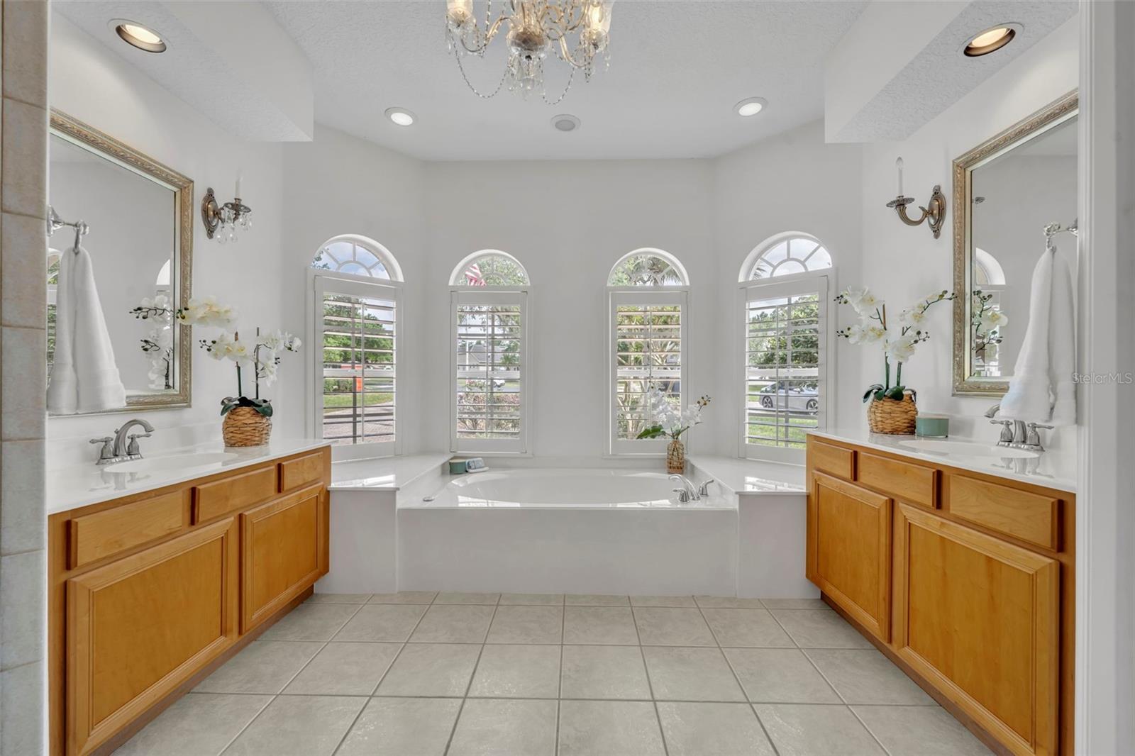 Image 22 of 39 For 100 Glen Club Court