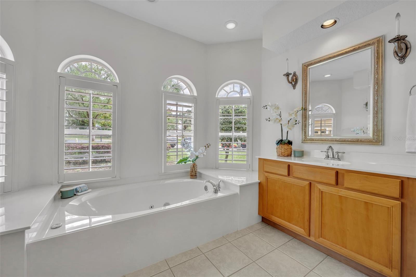 Image 24 of 39 For 100 Glen Club Court