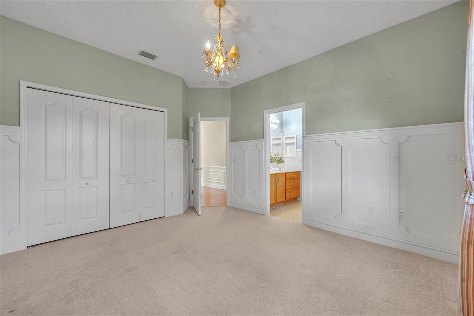 Image 29 of 39 For 100 Glen Club Court