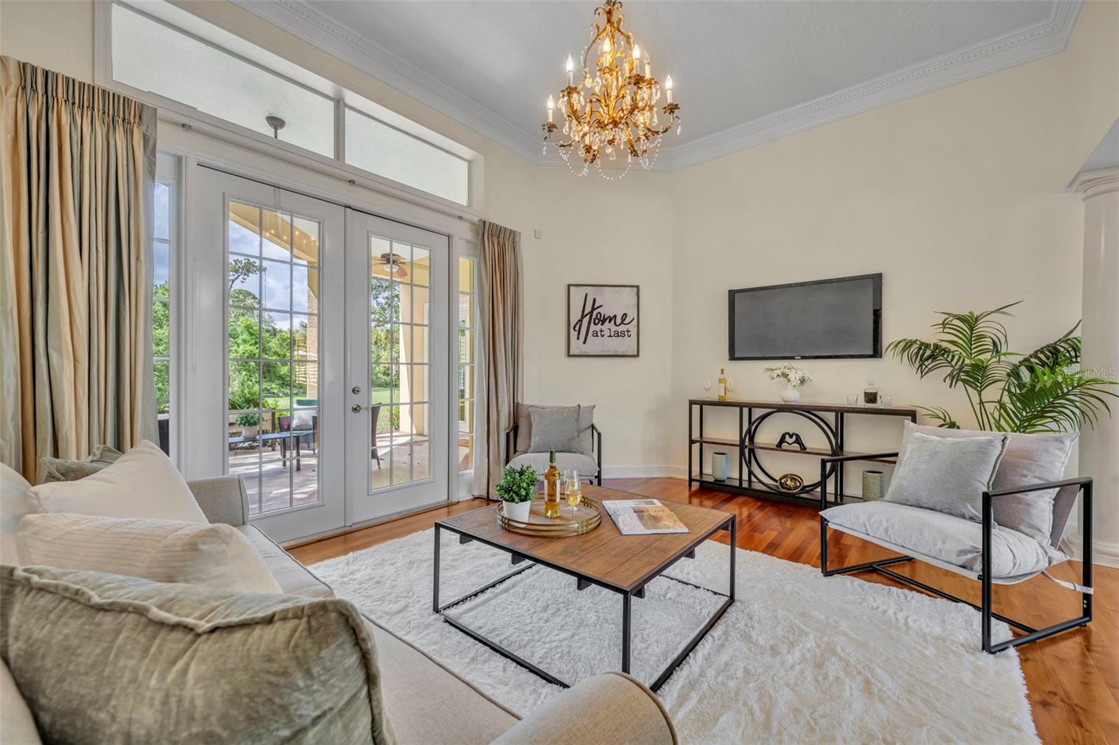 Image 5 of 39 For 100 Glen Club Court