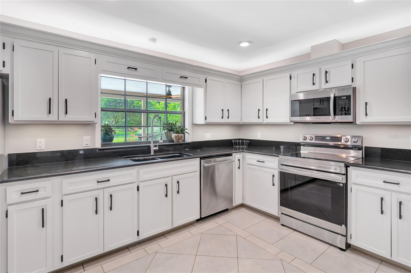 Image 12 of 44 For 14140 Country Estate Drive