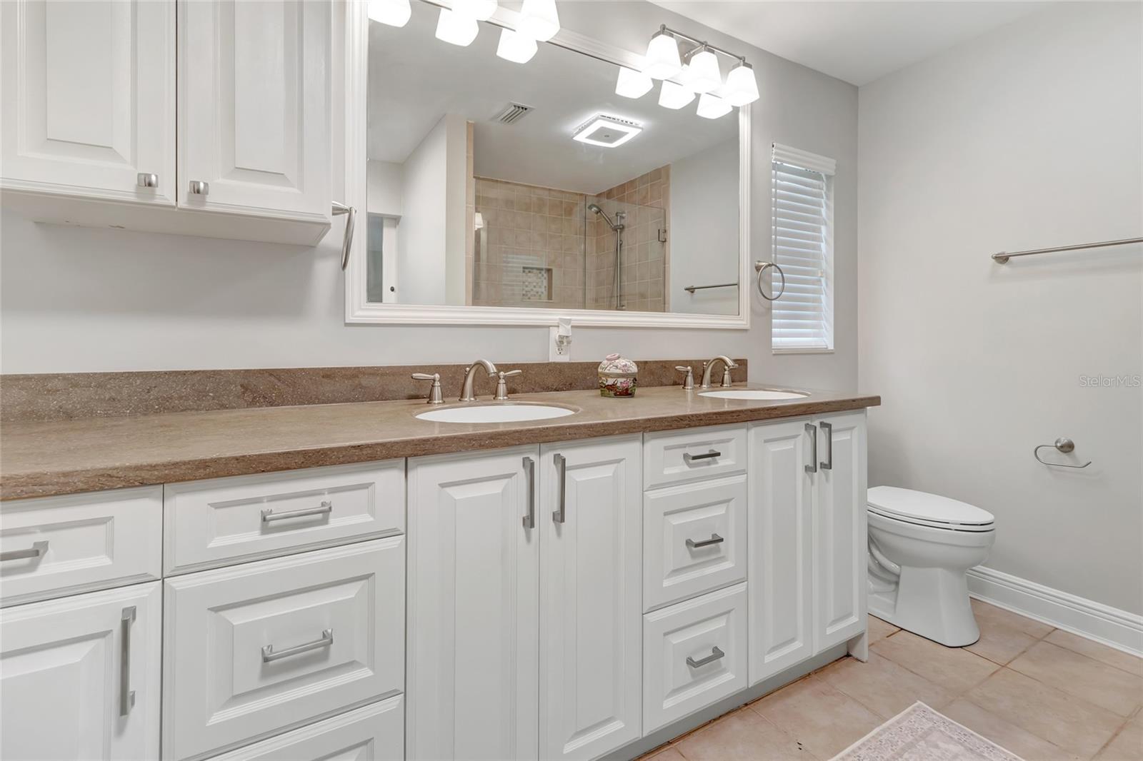 Image 21 of 44 For 14140 Country Estate Drive