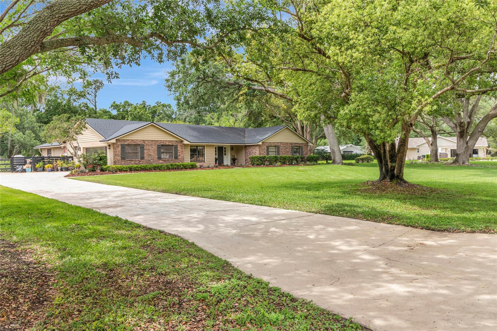 Image 5 of 44 For 14140 Country Estate Drive