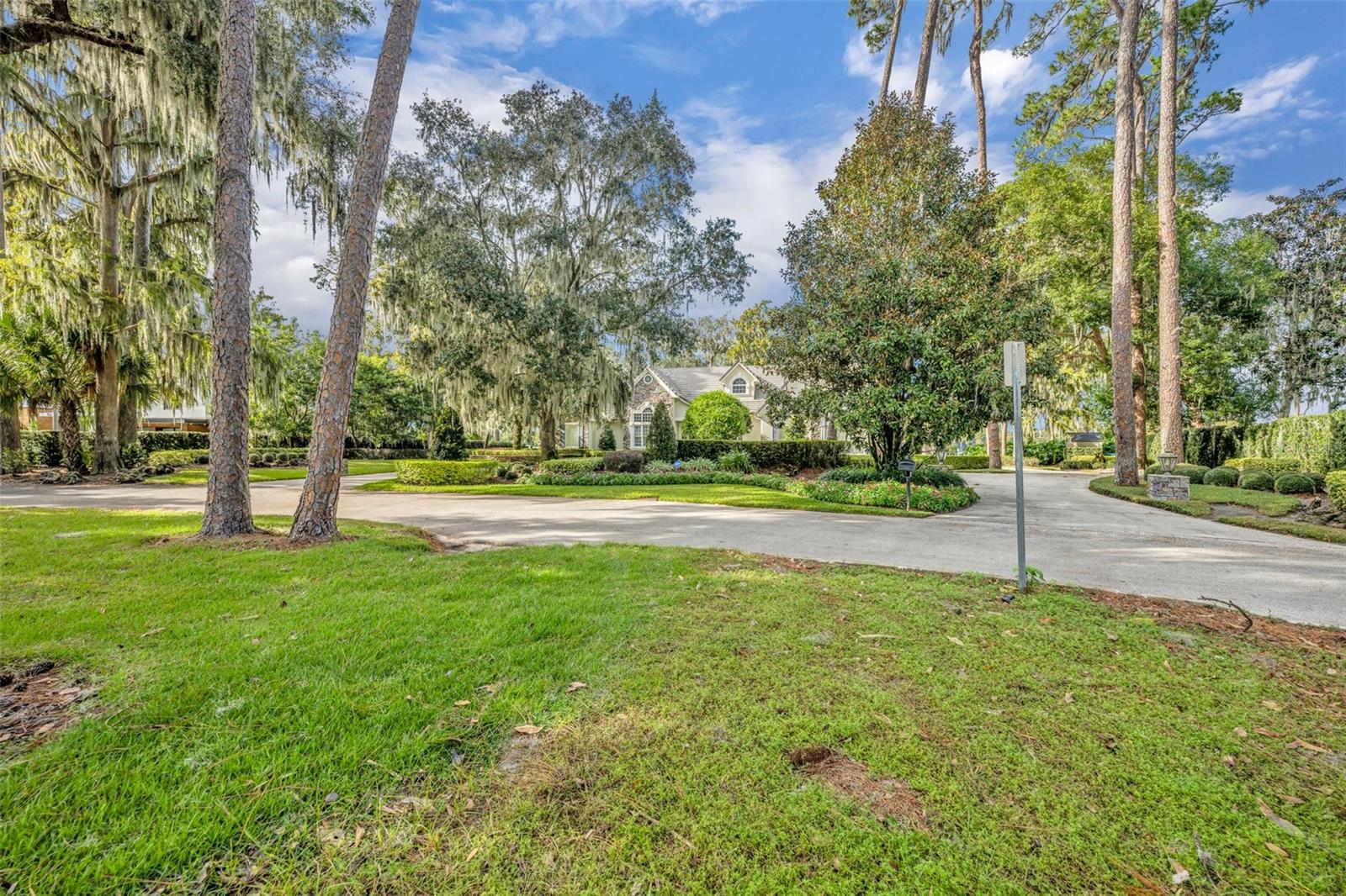 Listing photo id 8 for 620 Pinetree Road