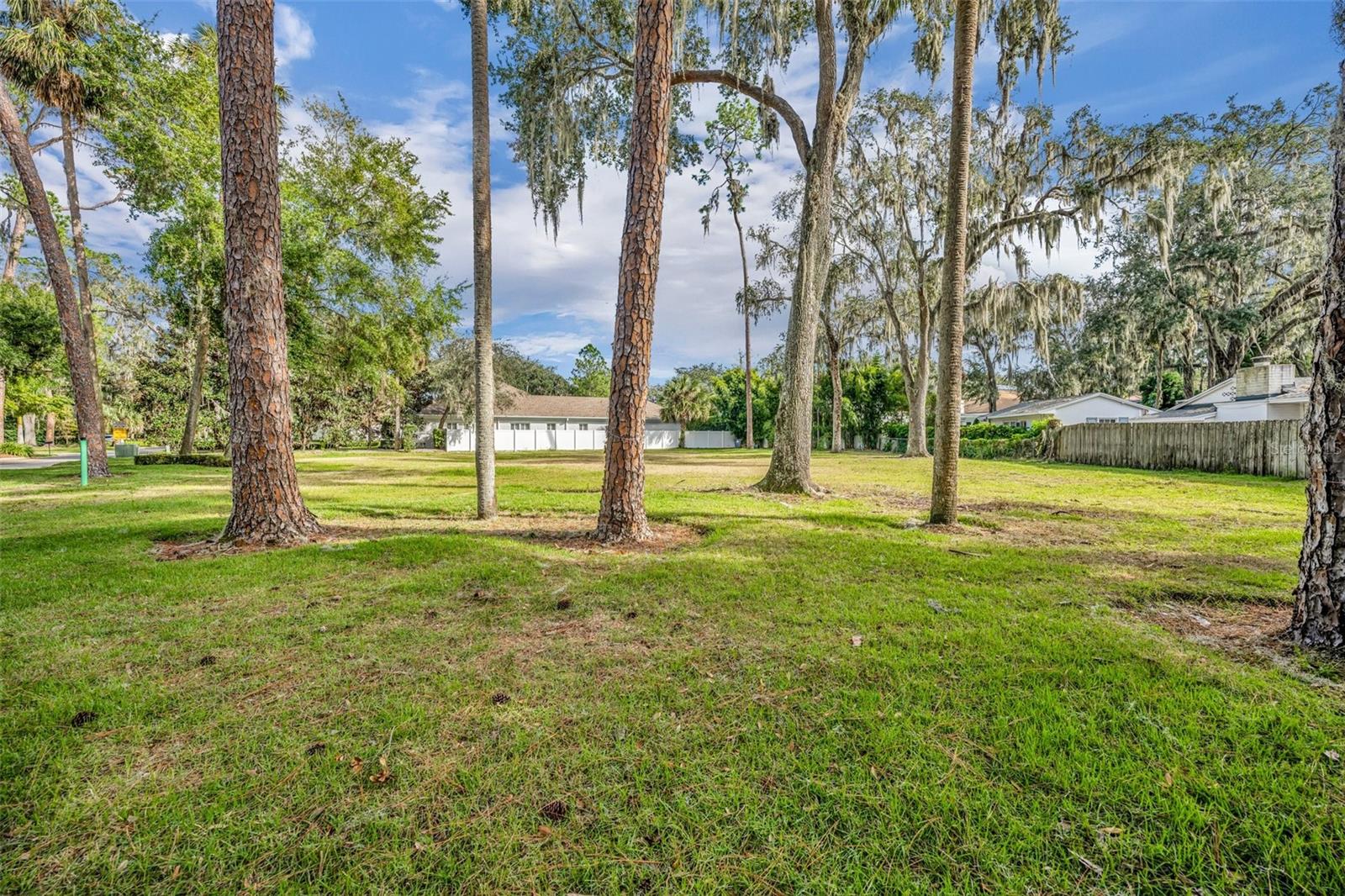 Listing photo id 2 for 620 Pinetree Road