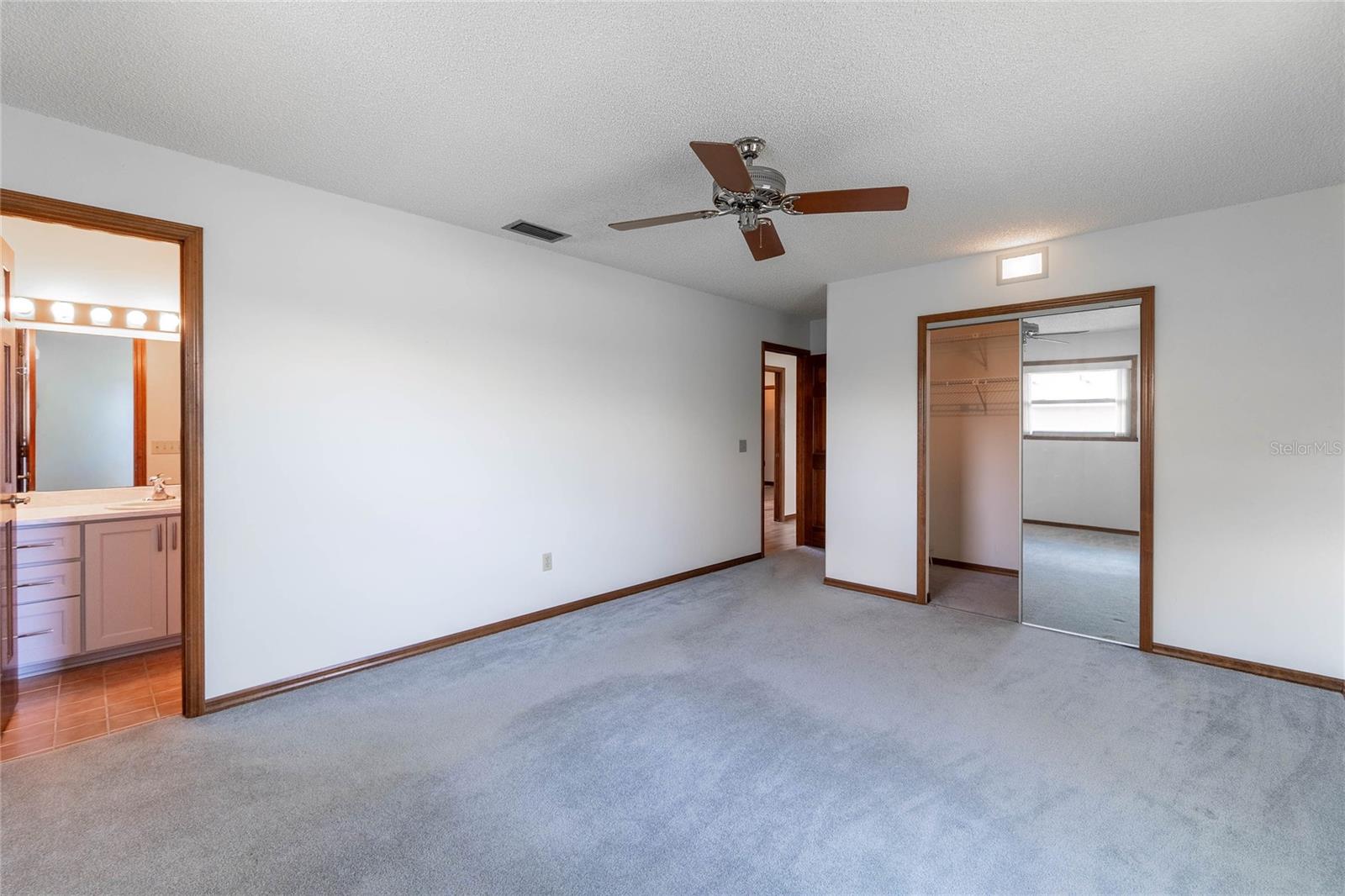 Image 21 of 31 For 1020 Avis  