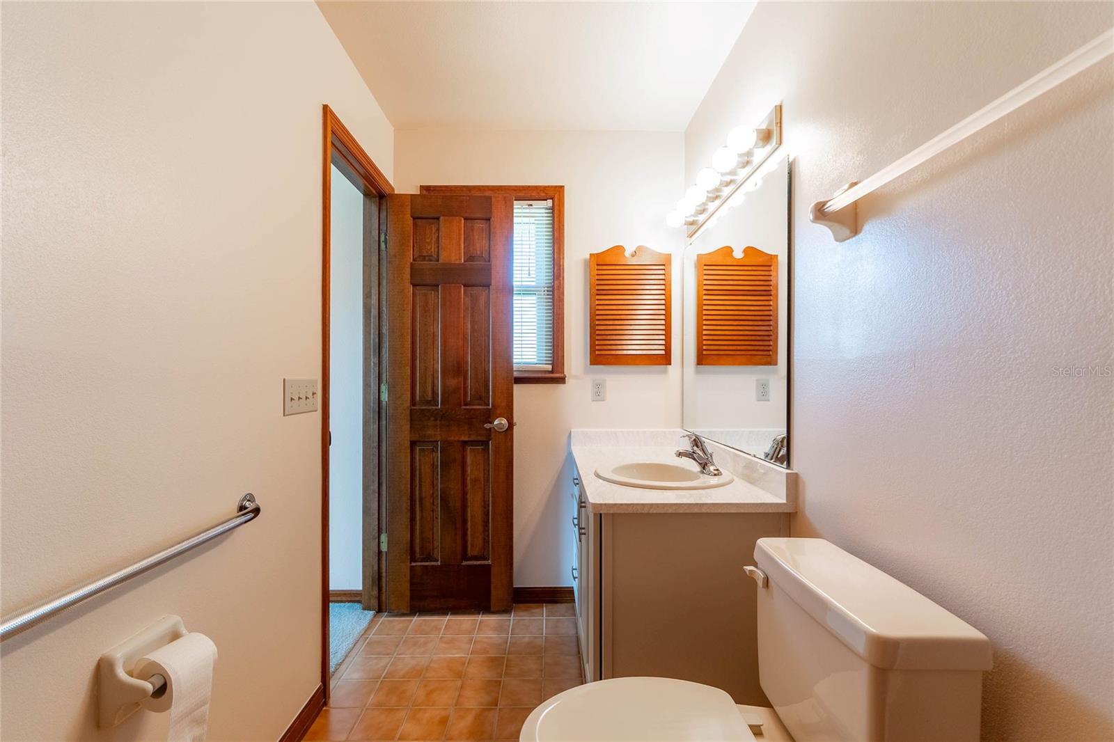 Image 23 of 31 For 1020 Avis  