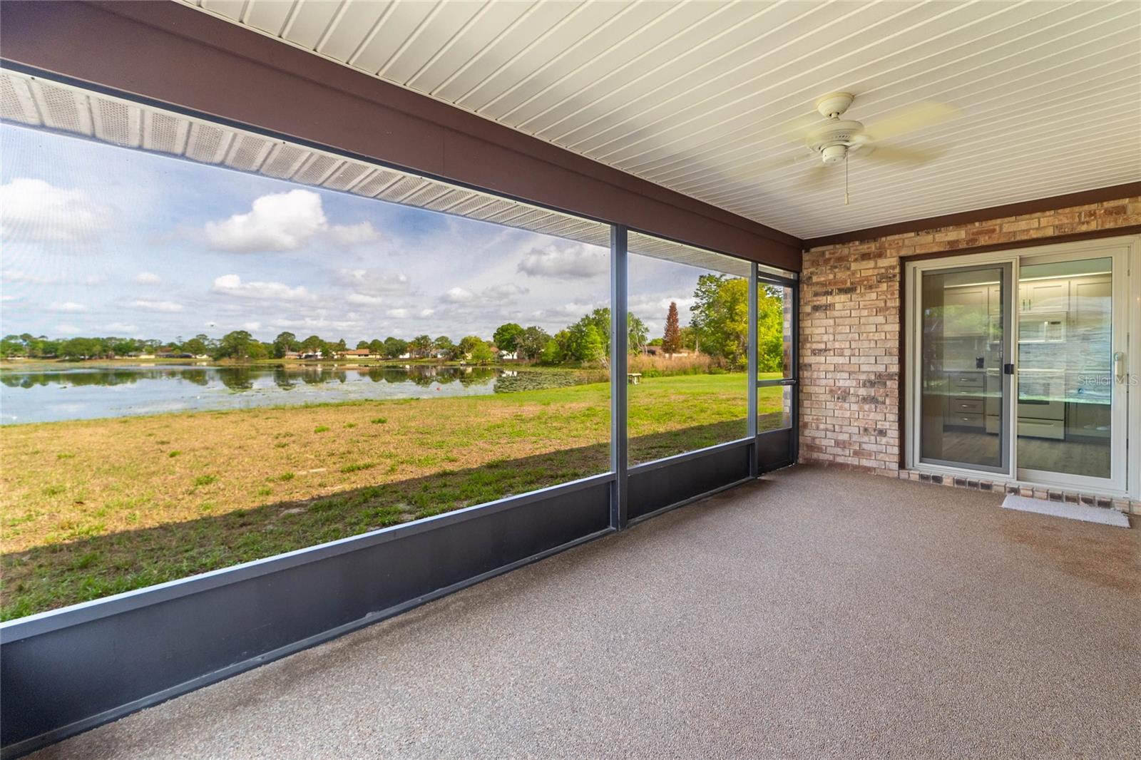 Image 27 of 31 For 1020 Avis  