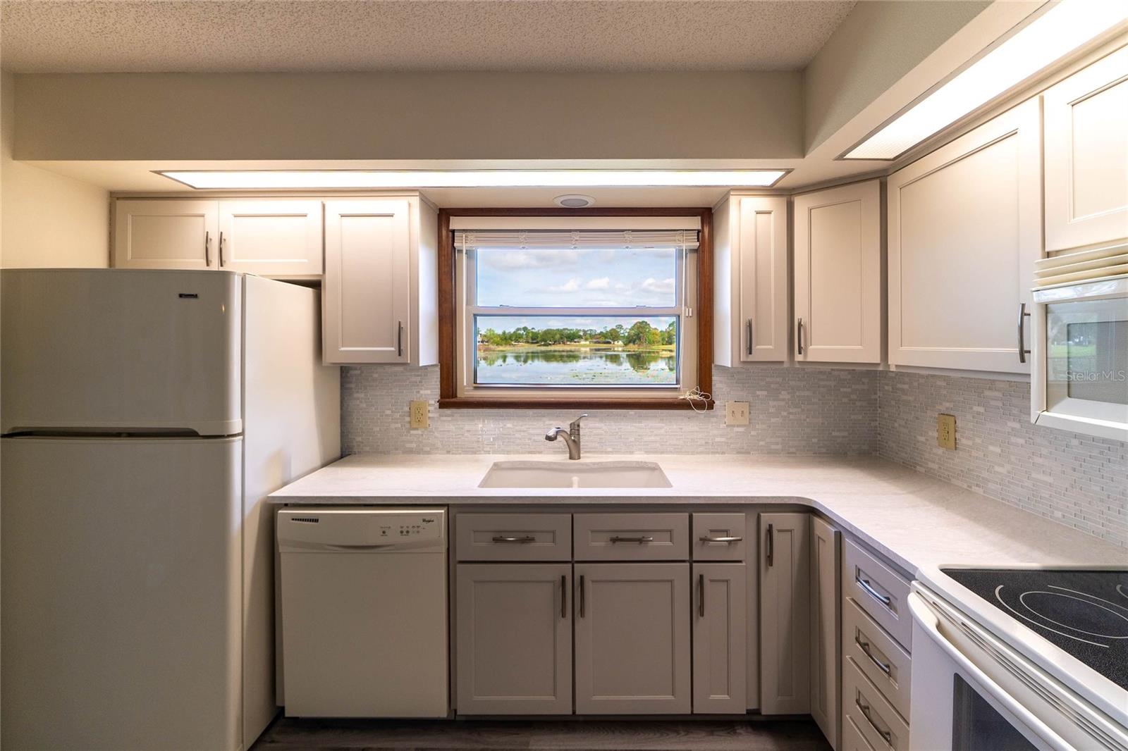 Image 4 of 31 For 1020 Avis  