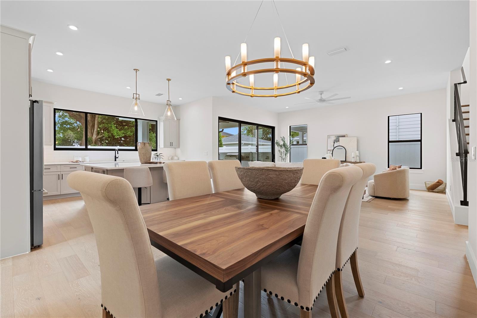 Listing photo id 9 for 2505 Amherst Avenue