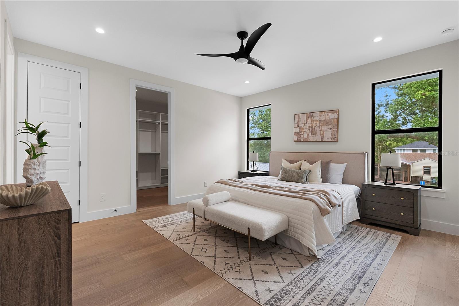 Listing photo id 17 for 2505 Amherst Avenue