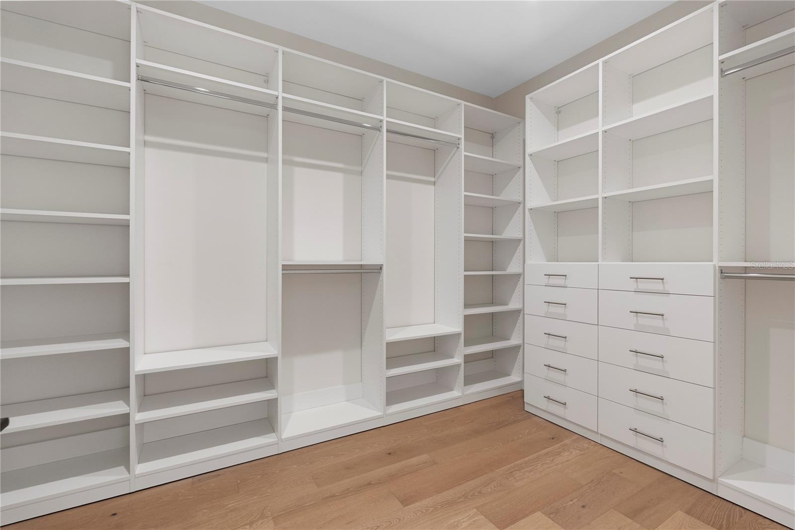 Listing photo id 20 for 2505 Amherst Avenue