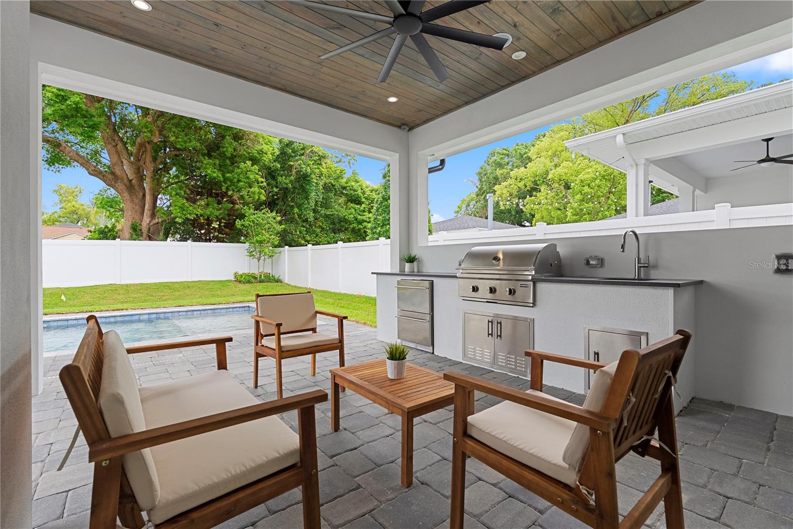 Listing photo id 22 for 2505 Amherst Avenue