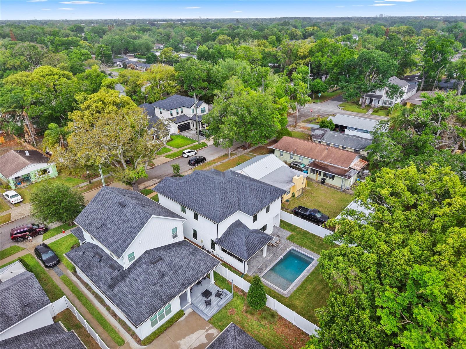 Listing photo id 25 for 2505 Amherst Avenue