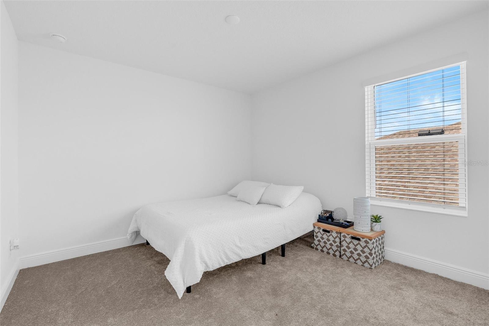 Image 19 of 31 For 14735 Erice Avenue