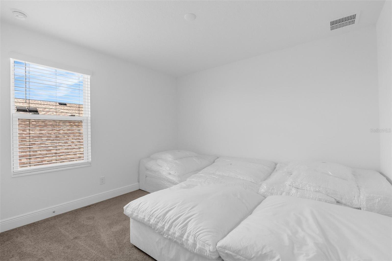 Image 20 of 31 For 14735 Erice Avenue