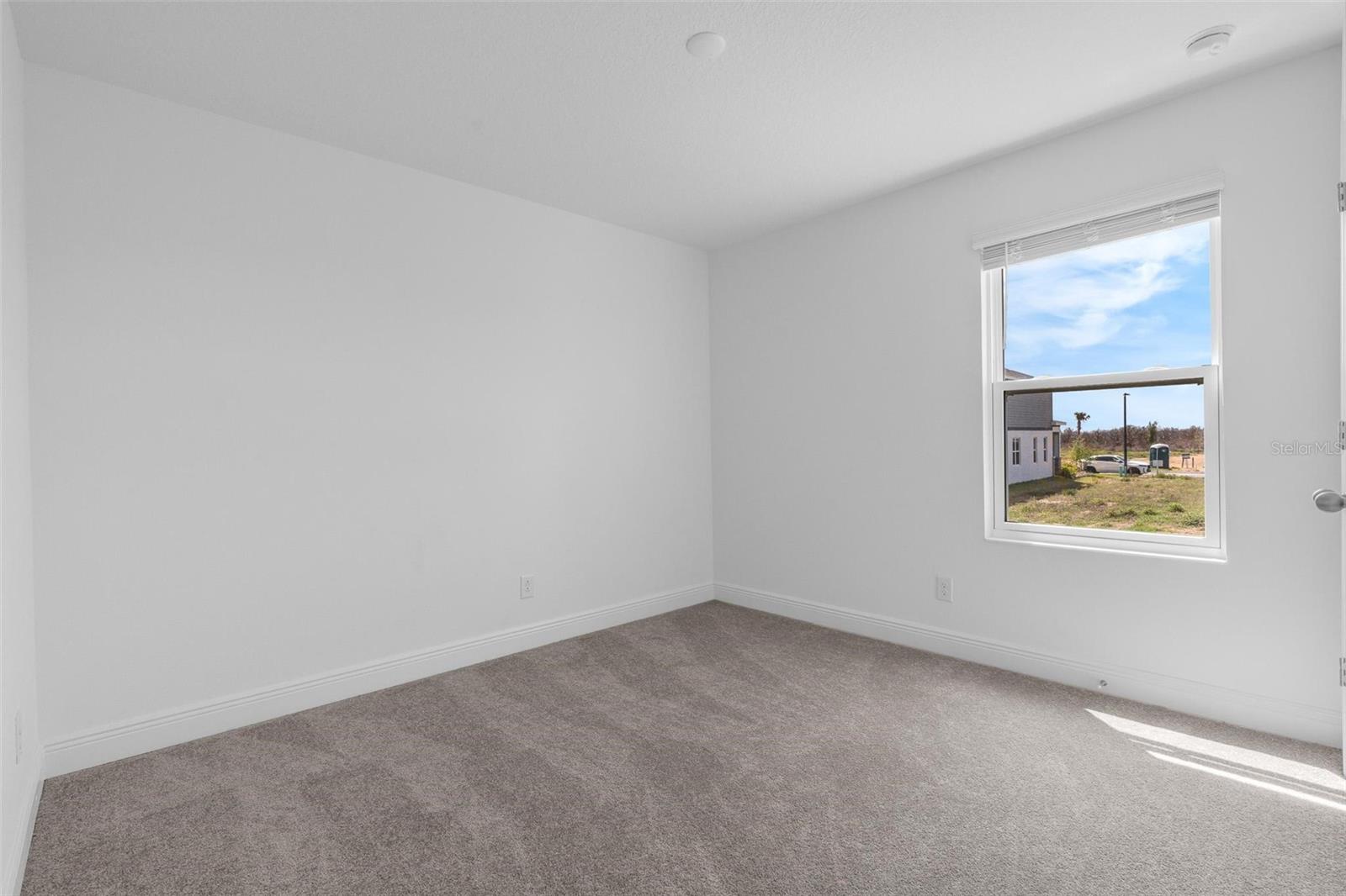 Image 22 of 31 For 14735 Erice Avenue