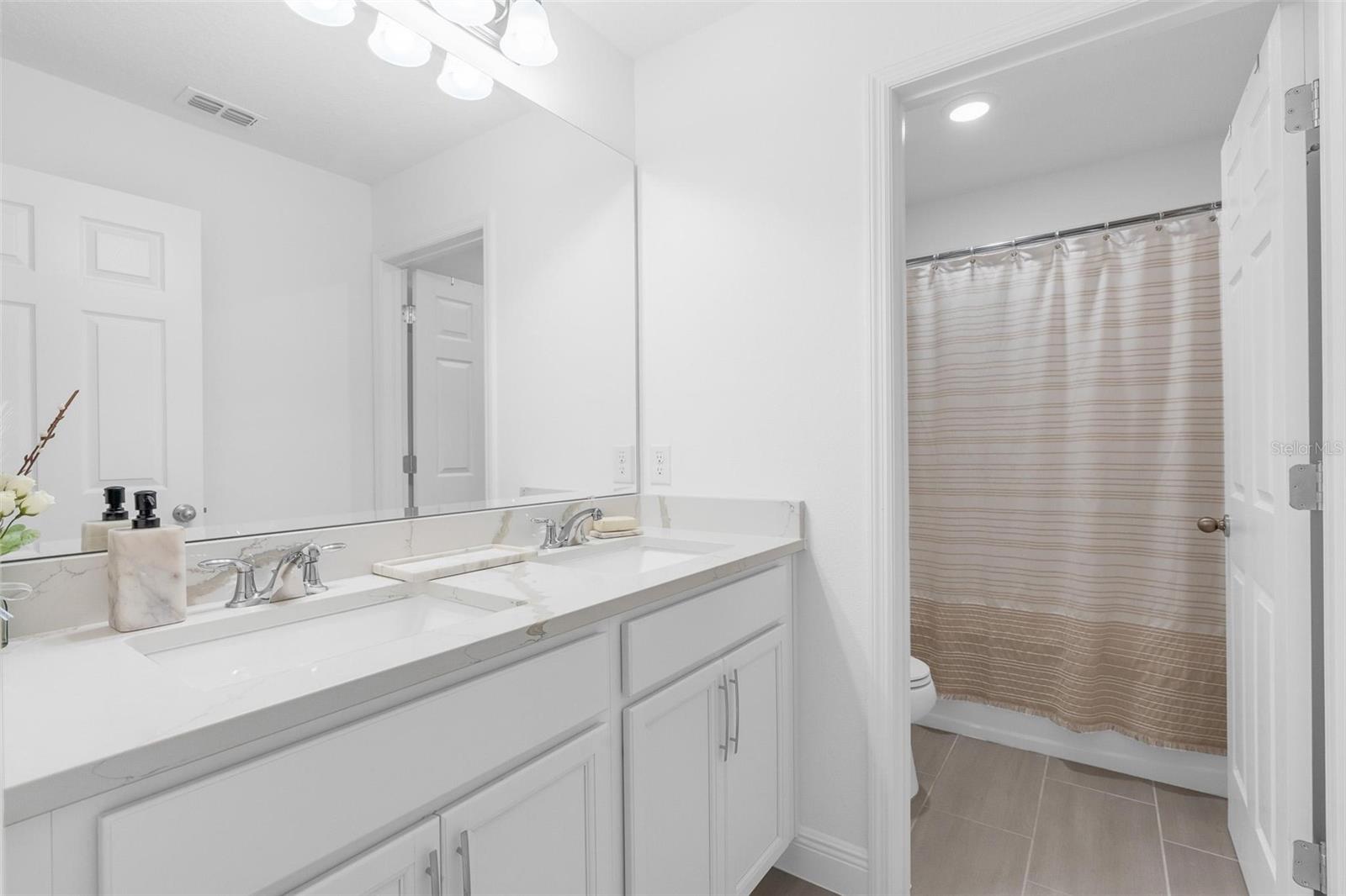 Image 24 of 31 For 14735 Erice Avenue