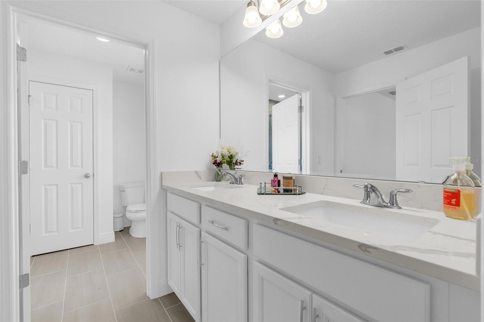 Image 25 of 31 For 14735 Erice Avenue