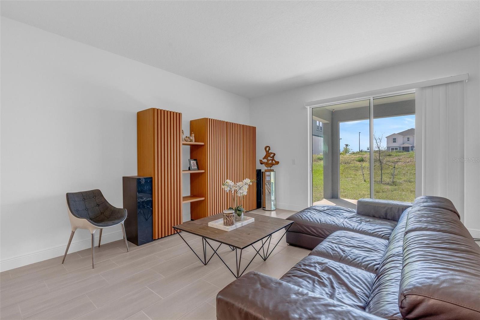 Image 5 of 31 For 14735 Erice Avenue