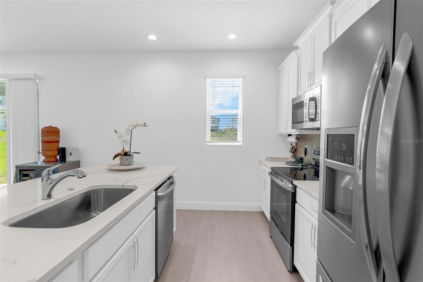 Image 9 of 31 For 14735 Erice Avenue