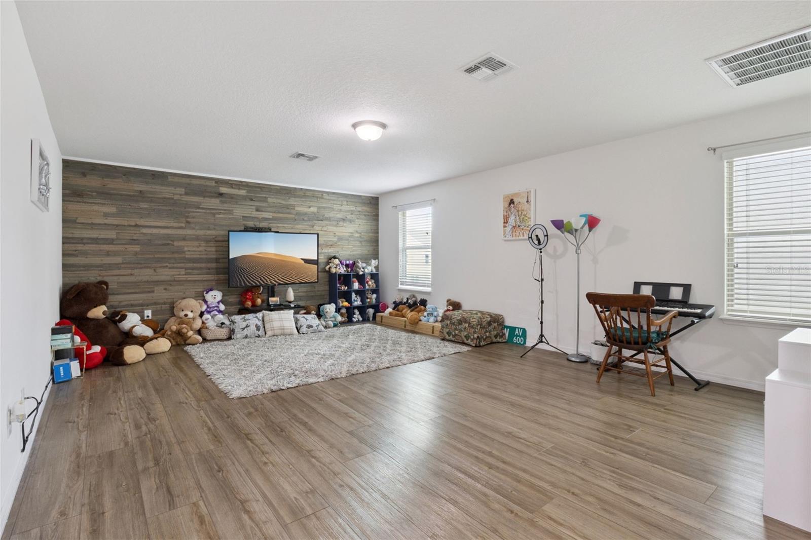 Image 25 of 60 For 940 Marsh Reed Drive