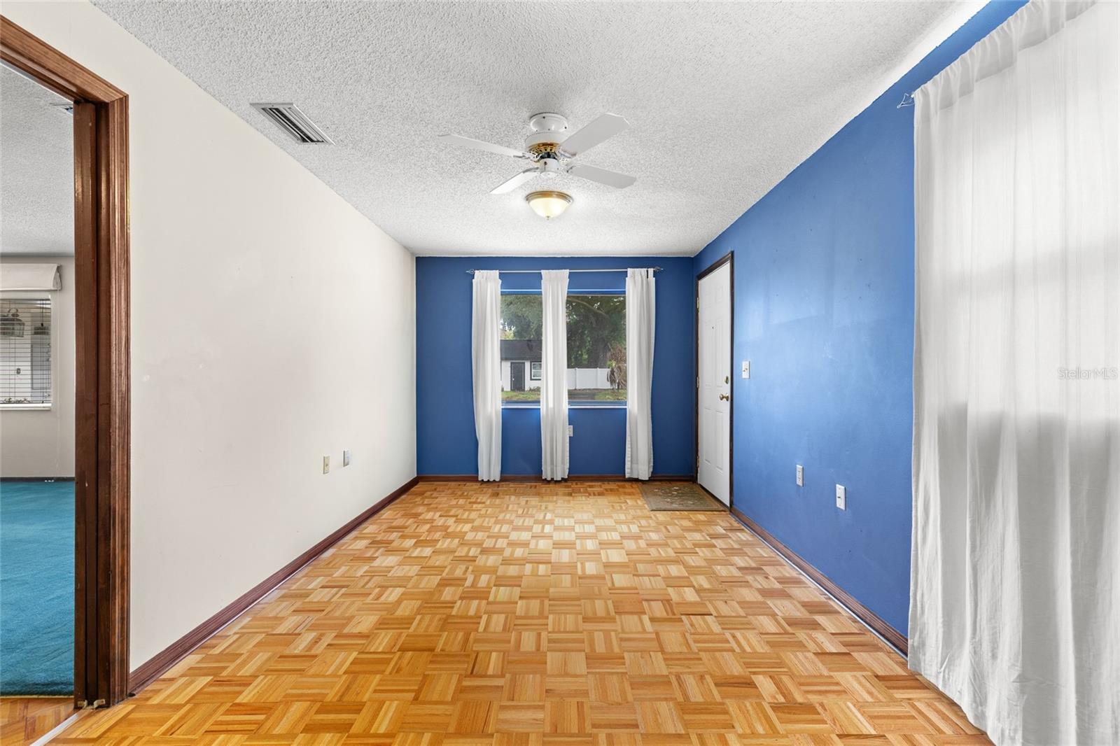 Image 10 of 33 For 1525 Swann Avenue