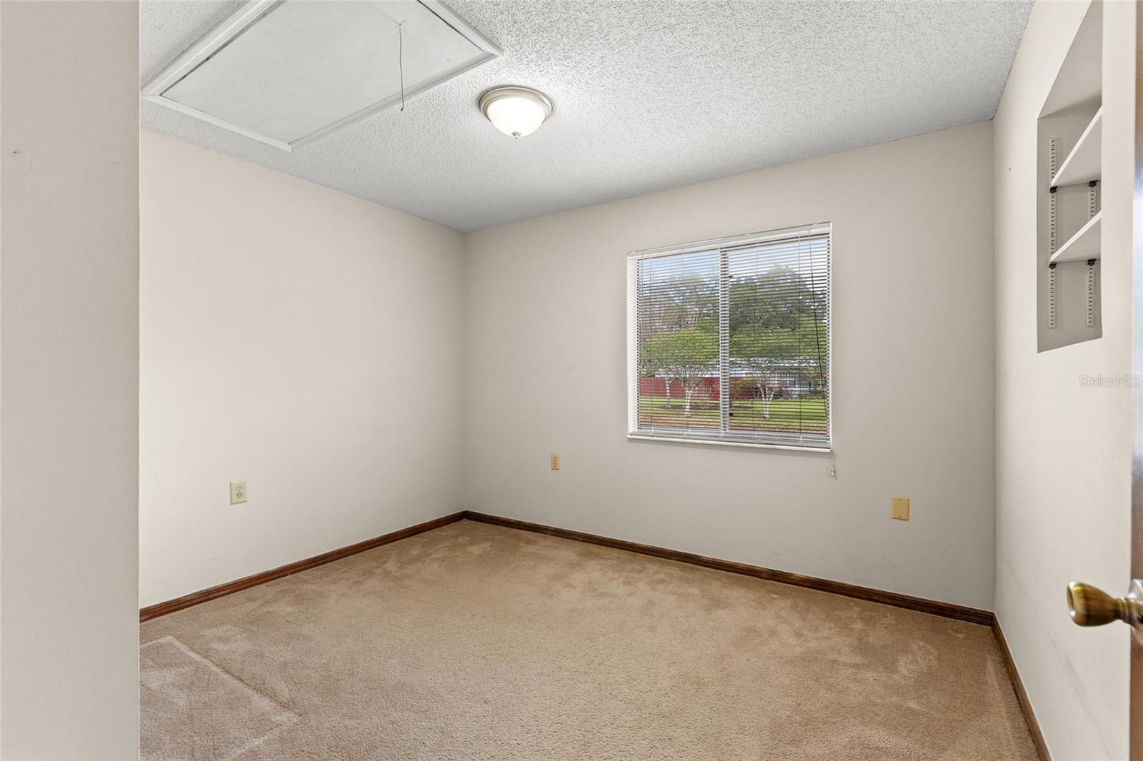 Image 13 of 33 For 1525 Swann Avenue