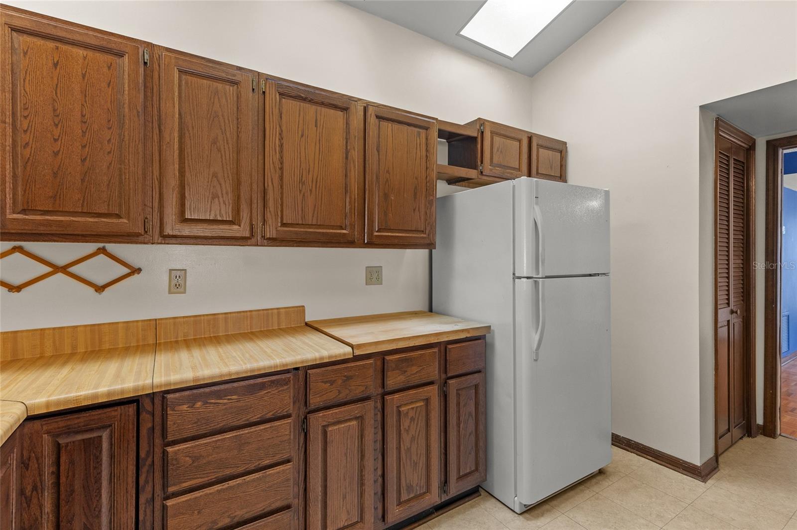 Image 20 of 33 For 1525 Swann Avenue