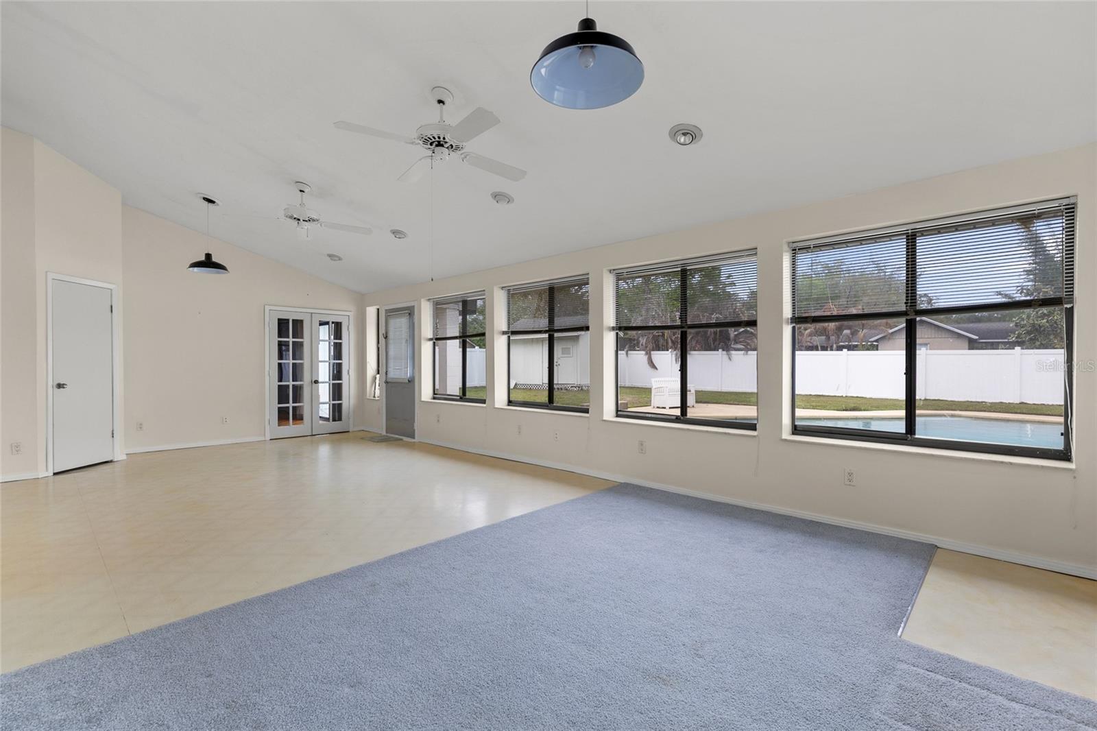 Image 22 of 33 For 1525 Swann Avenue