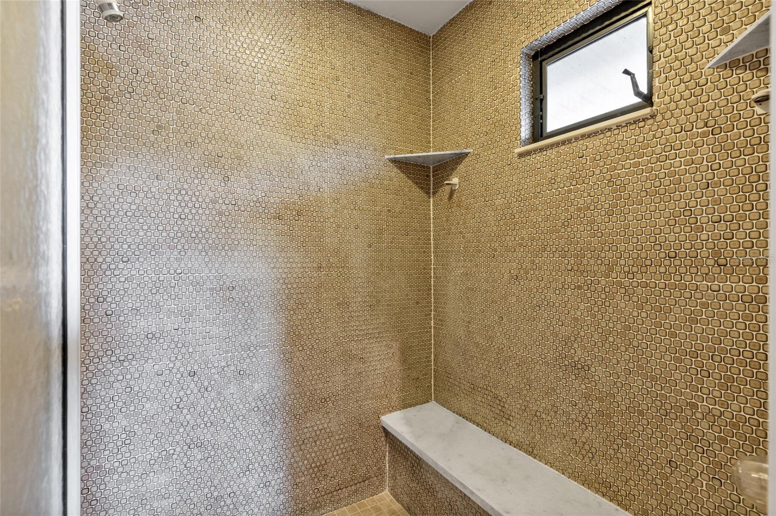 Image 27 of 33 For 1525 Swann Avenue