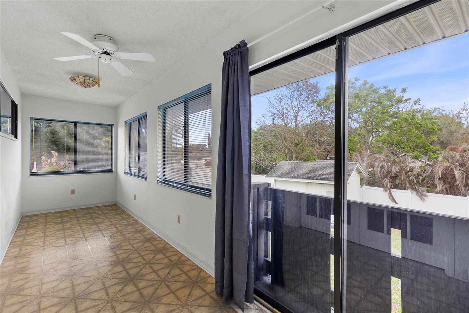 Image 29 of 33 For 1525 Swann Avenue