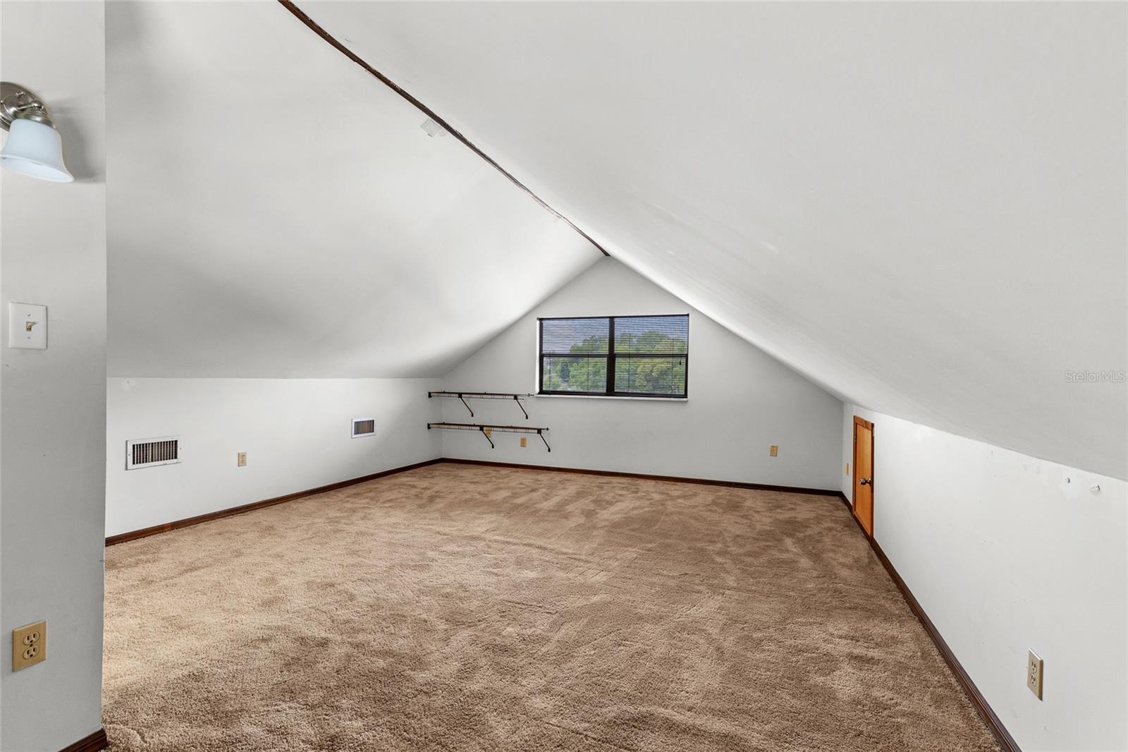 Image 31 of 33 For 1525 Swann Avenue