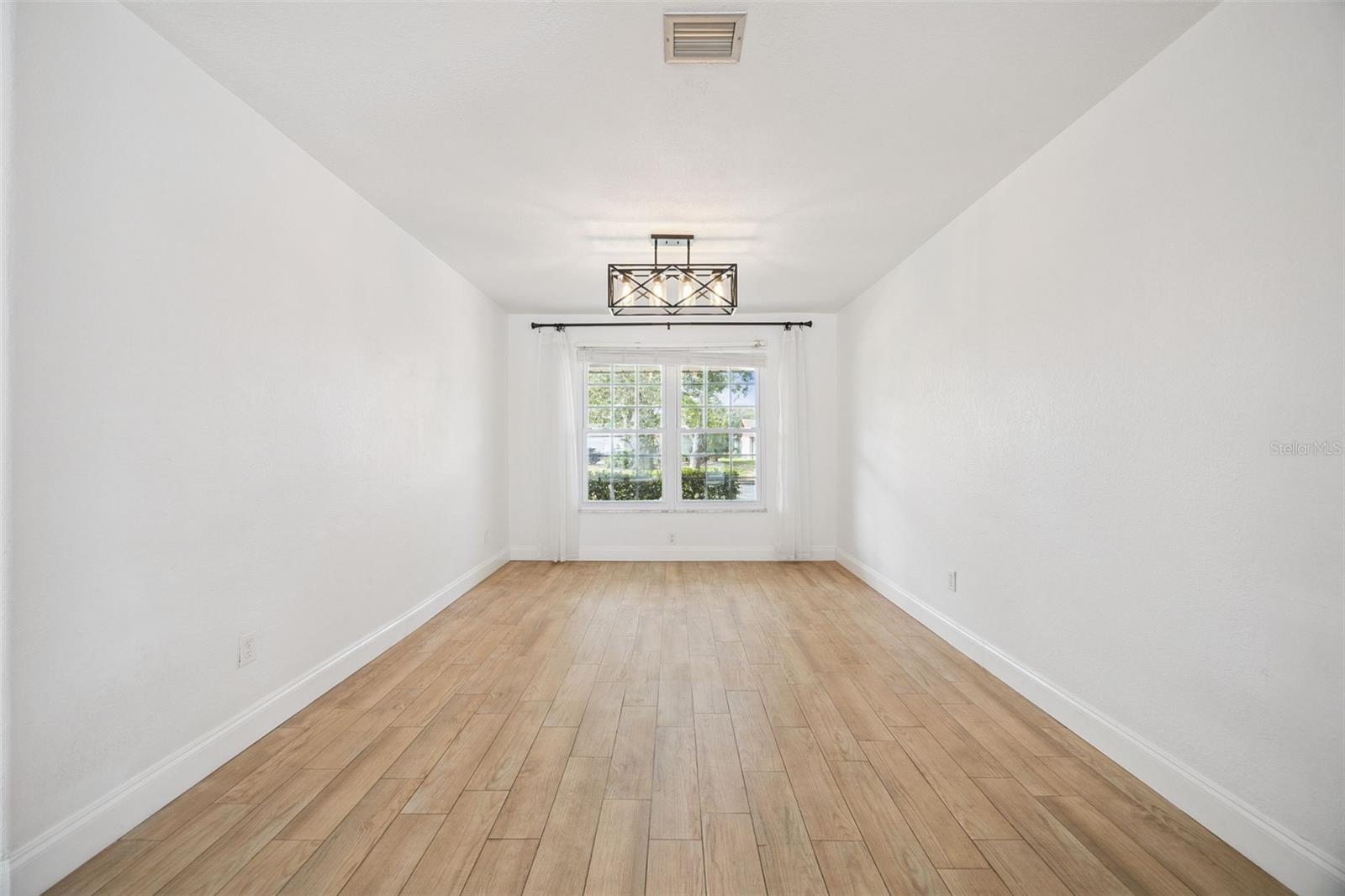 Image 14 of 63 For 603 Sweetwater Boulevard