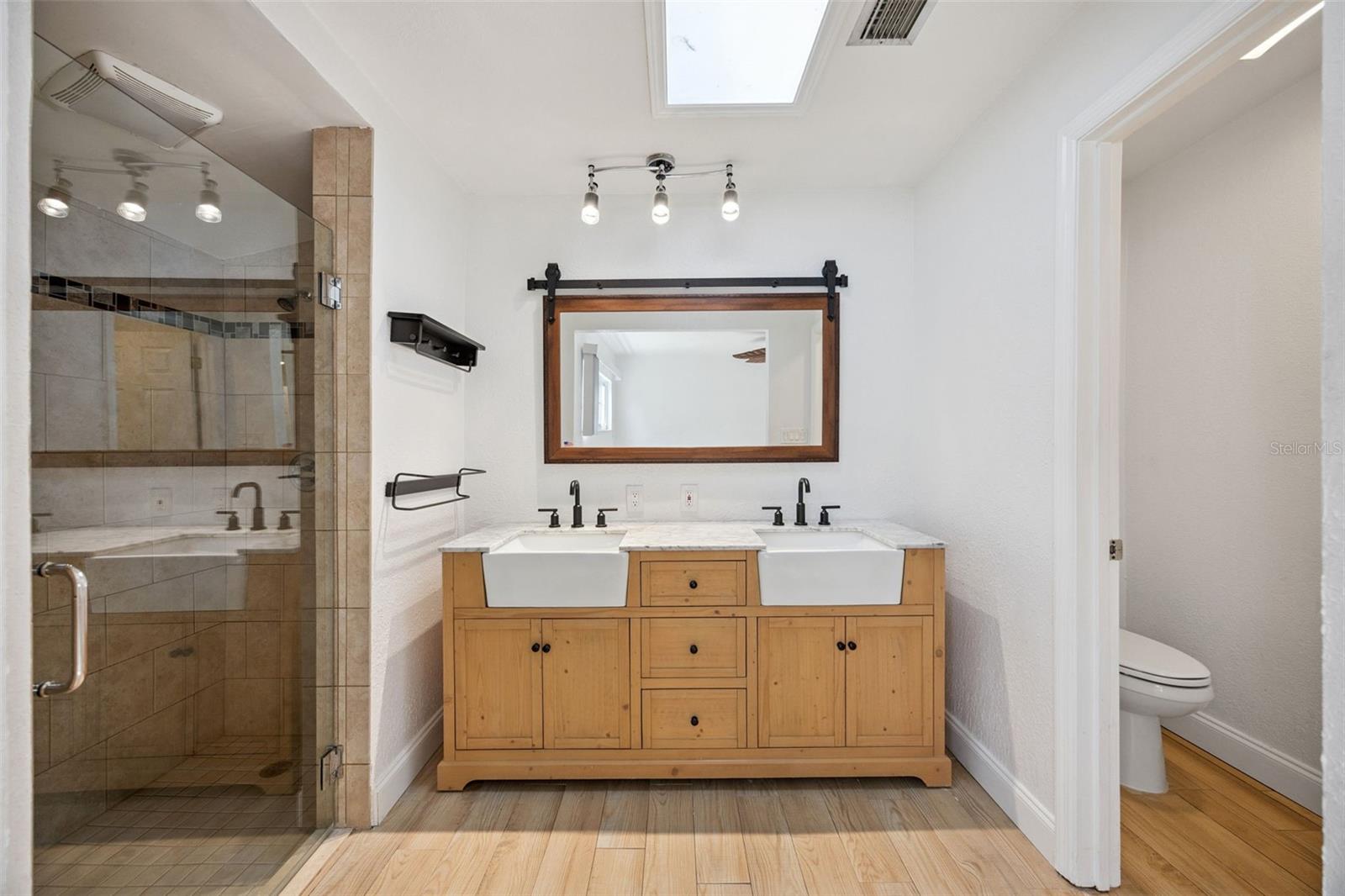 Image 16 of 63 For 603 Sweetwater Boulevard