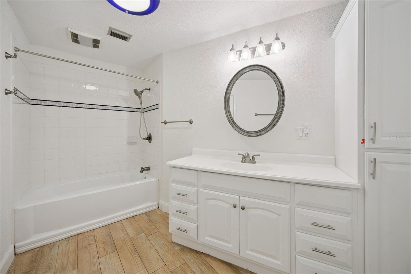 Image 17 of 63 For 603 Sweetwater Boulevard