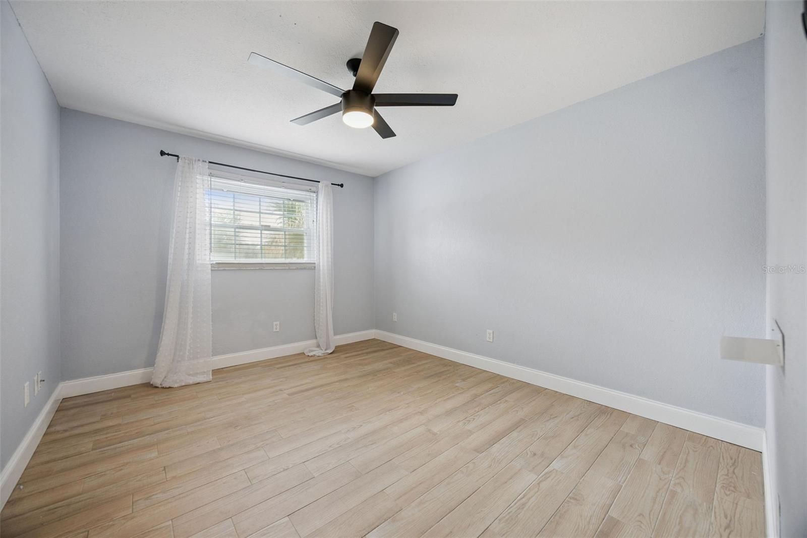 Image 18 of 63 For 603 Sweetwater Boulevard