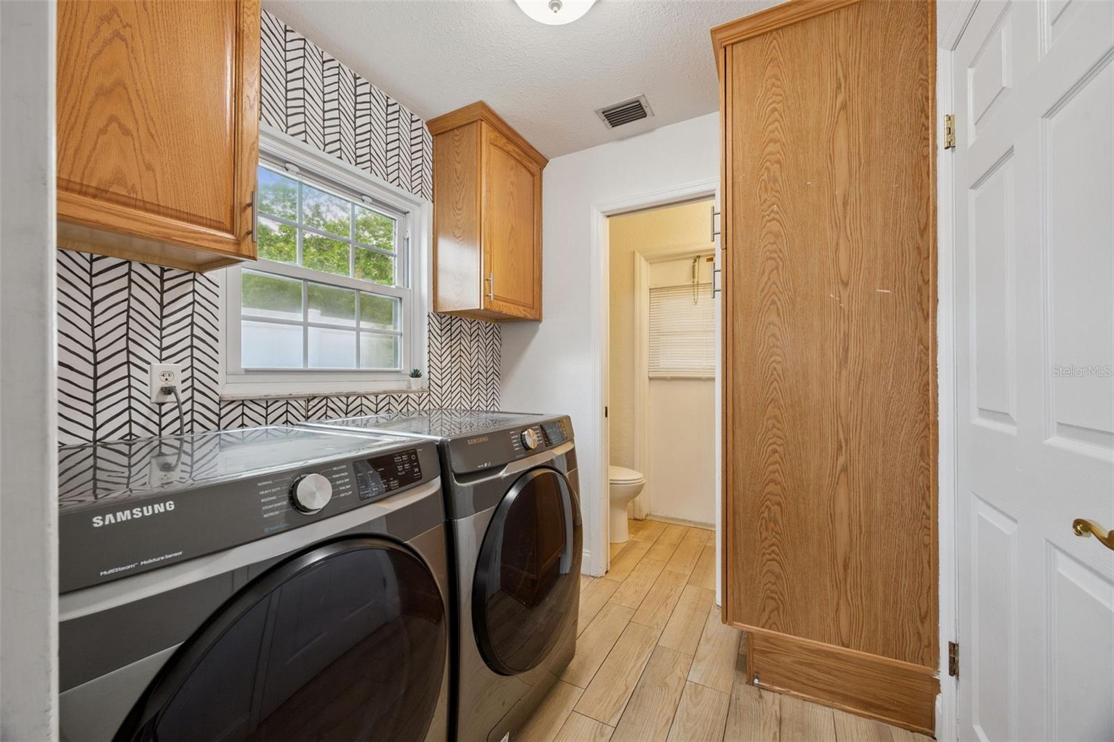 Image 22 of 63 For 603 Sweetwater Boulevard