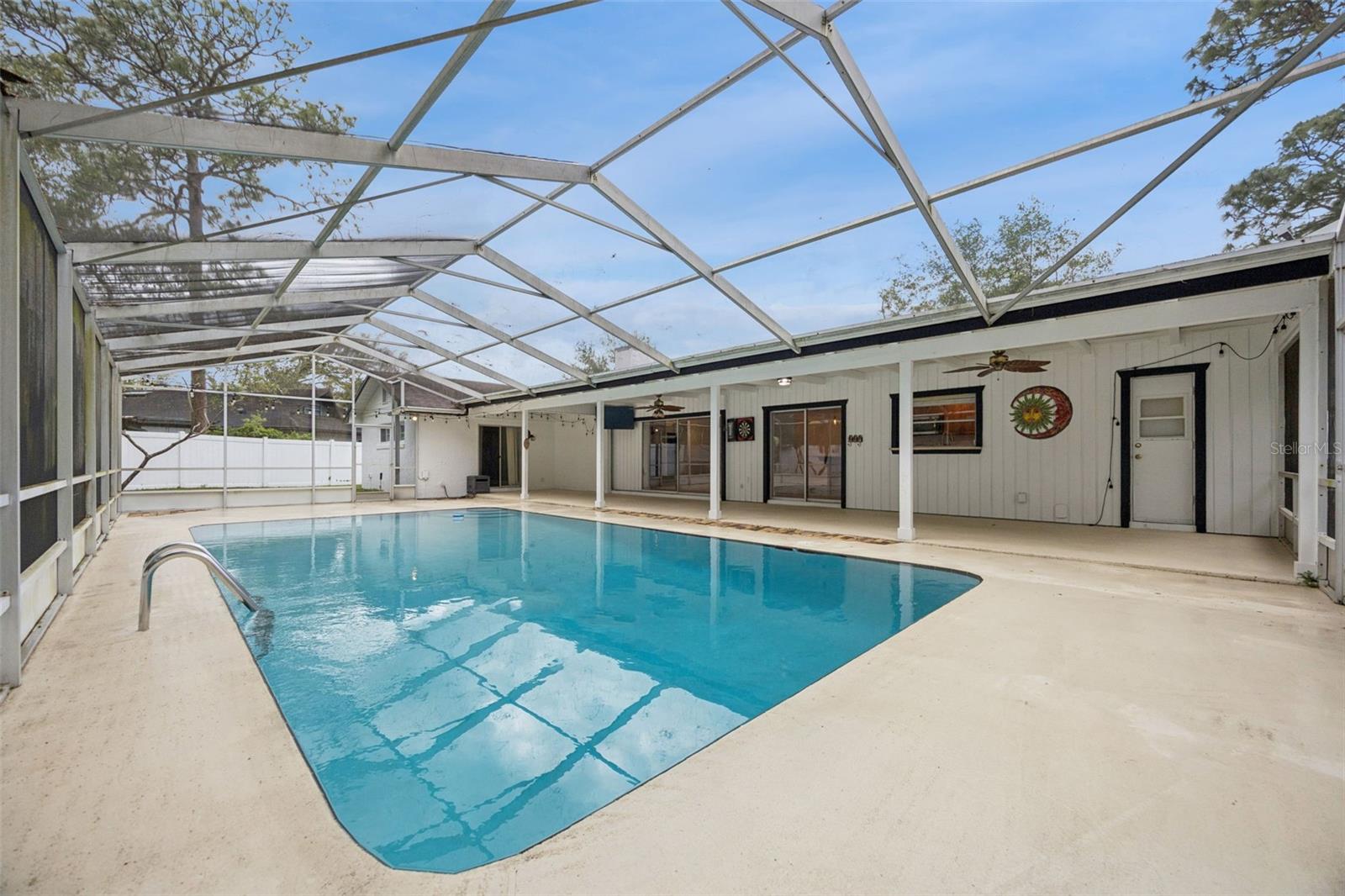 Image 24 of 63 For 603 Sweetwater Boulevard