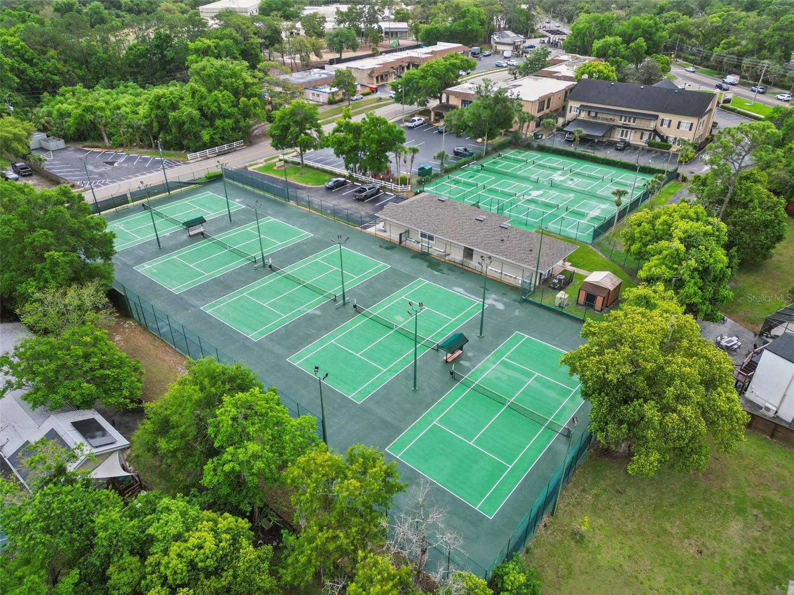 Image 44 of 63 For 603 Sweetwater Boulevard