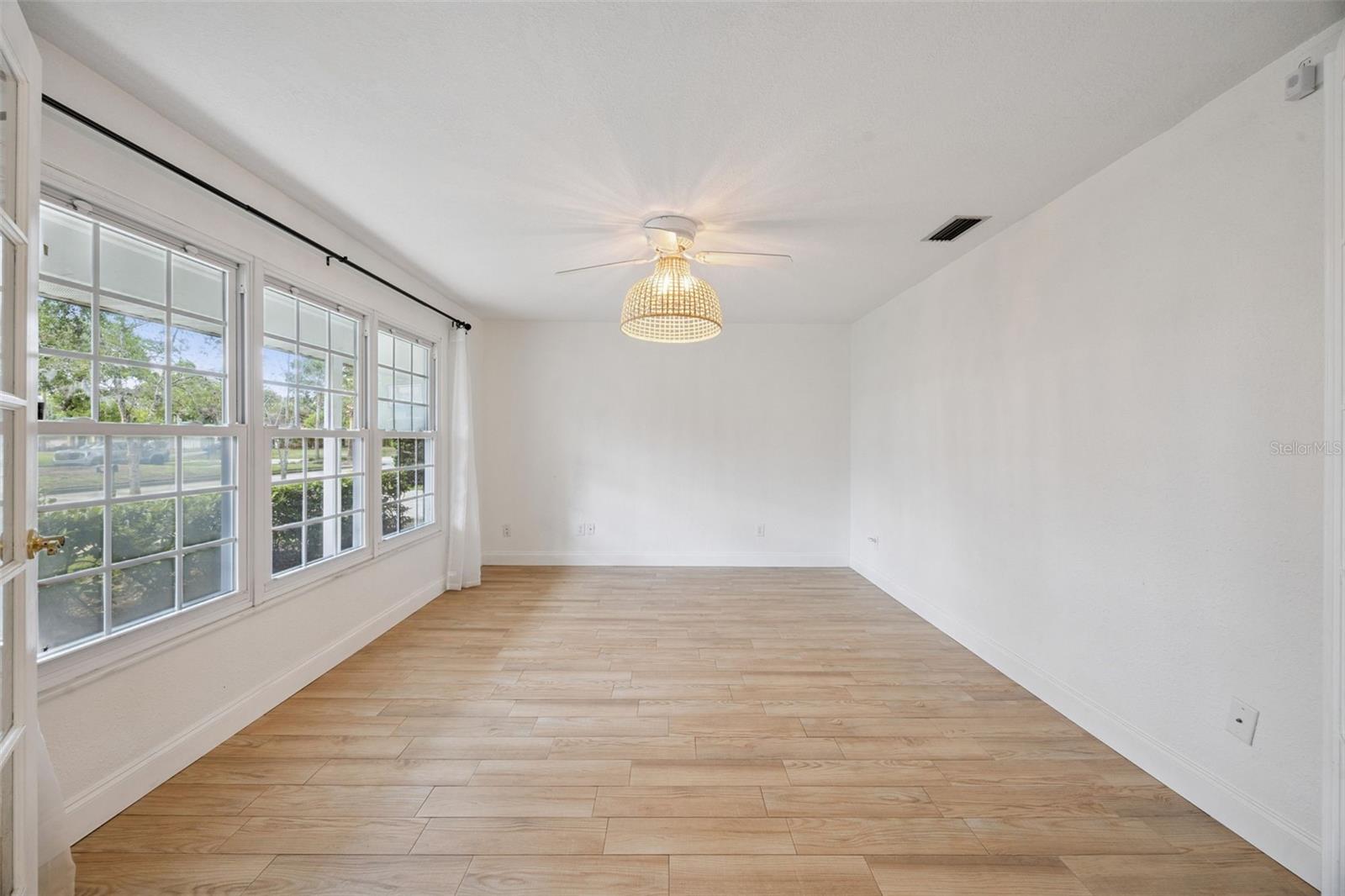 Image 6 of 63 For 603 Sweetwater Boulevard