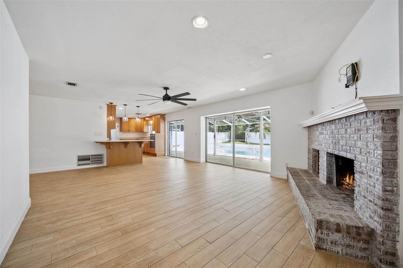 Image 7 of 63 For 603 Sweetwater Boulevard