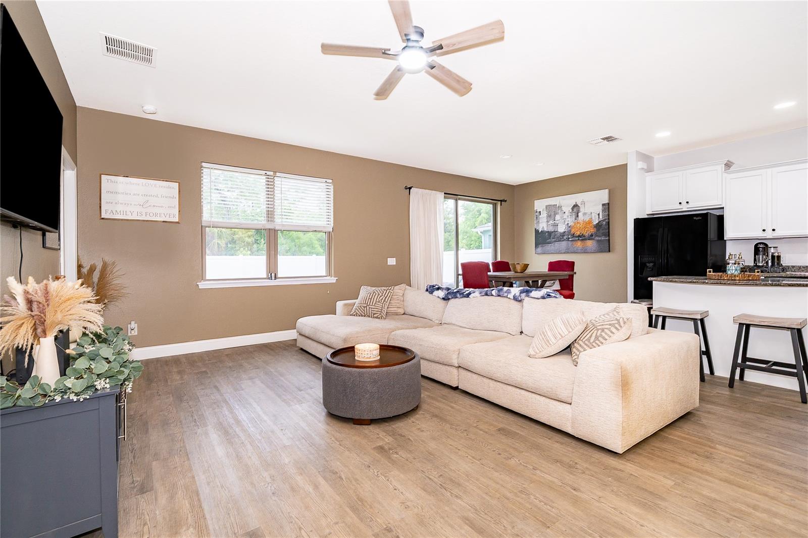 Image 4 of 19 For 2031 Trillium Boulevard