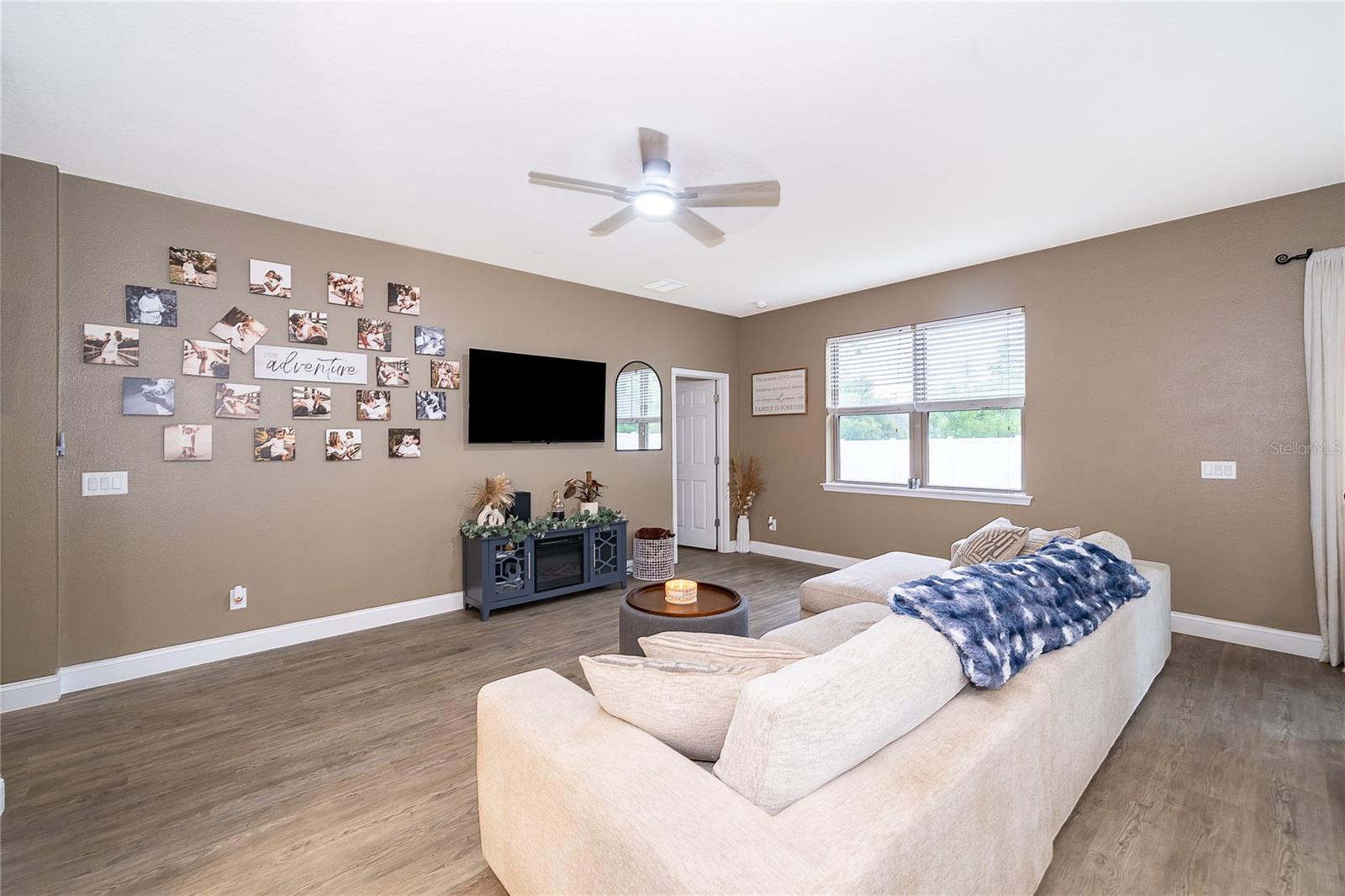 Image 7 of 19 For 2031 Trillium Boulevard