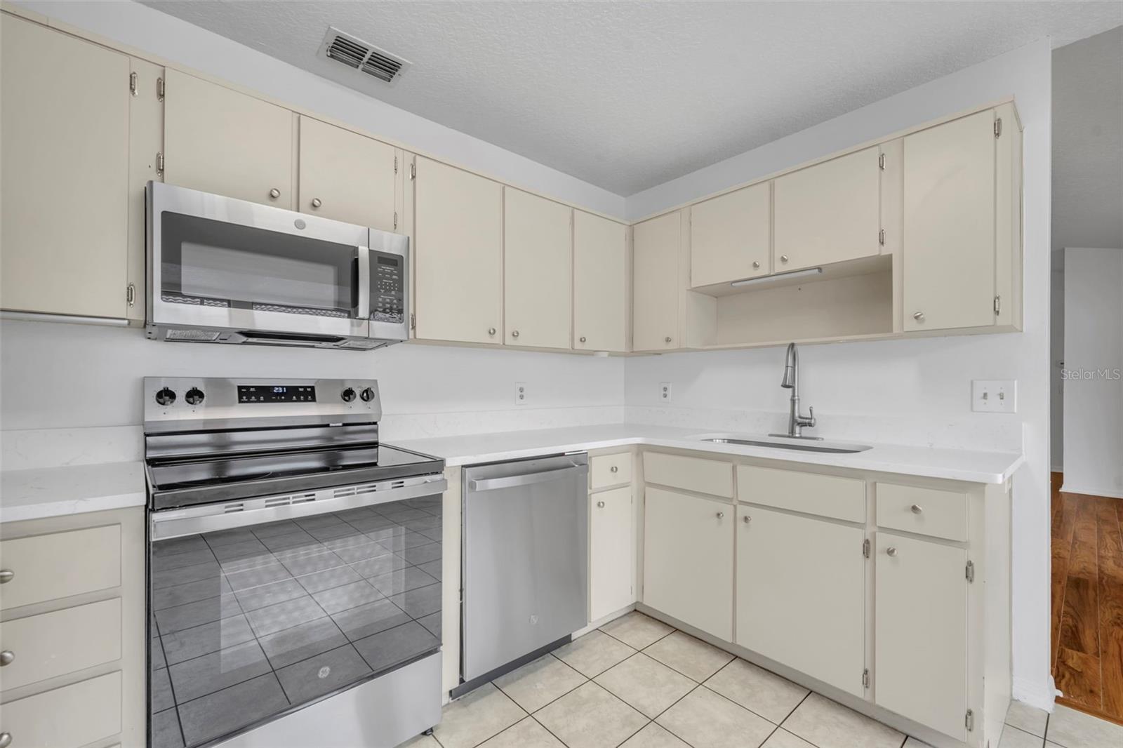 Image 10 of 29 For 736 Warrenton Road