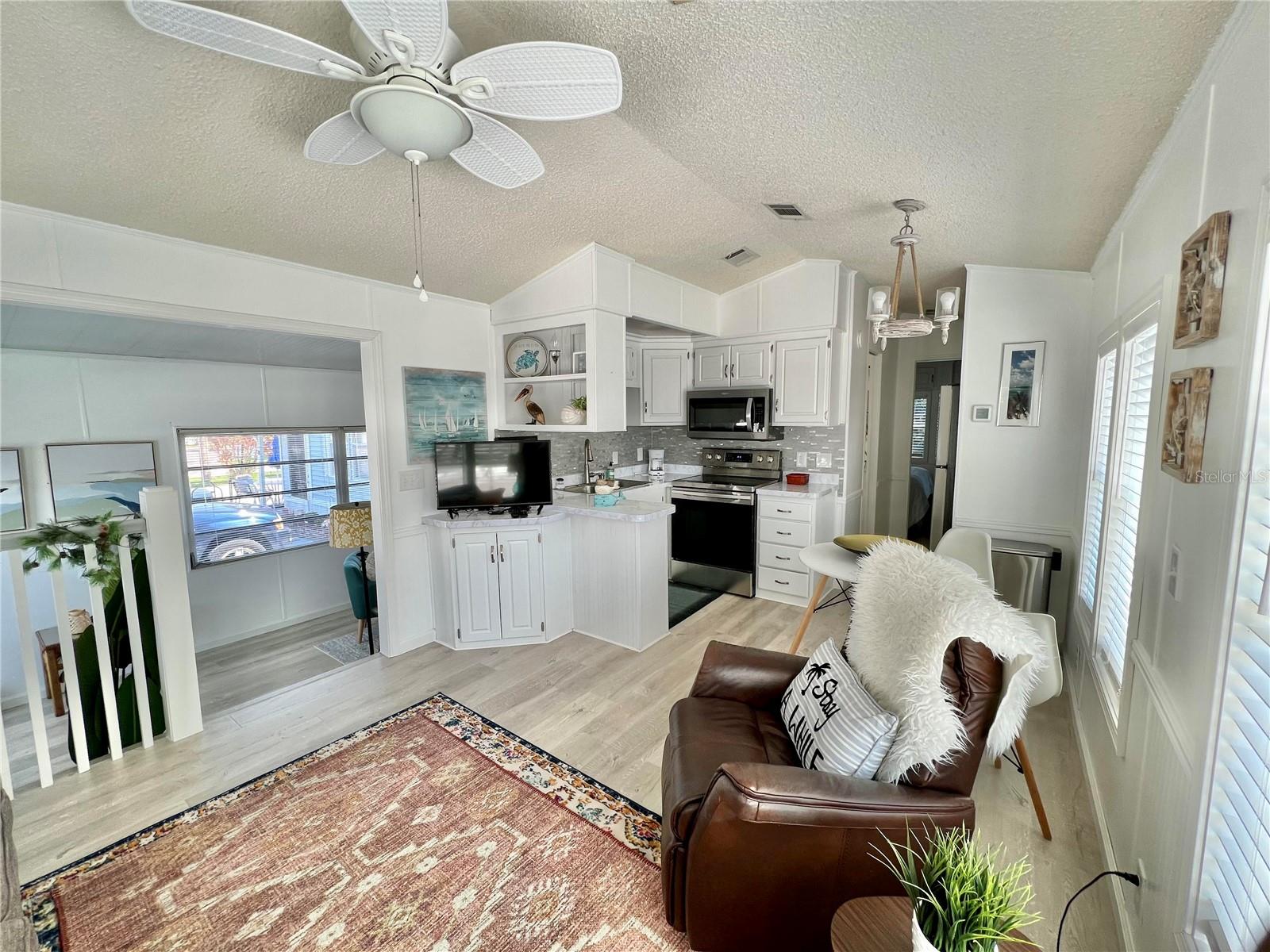 Image 11 of 20 For 9000 Us Highway 192  929