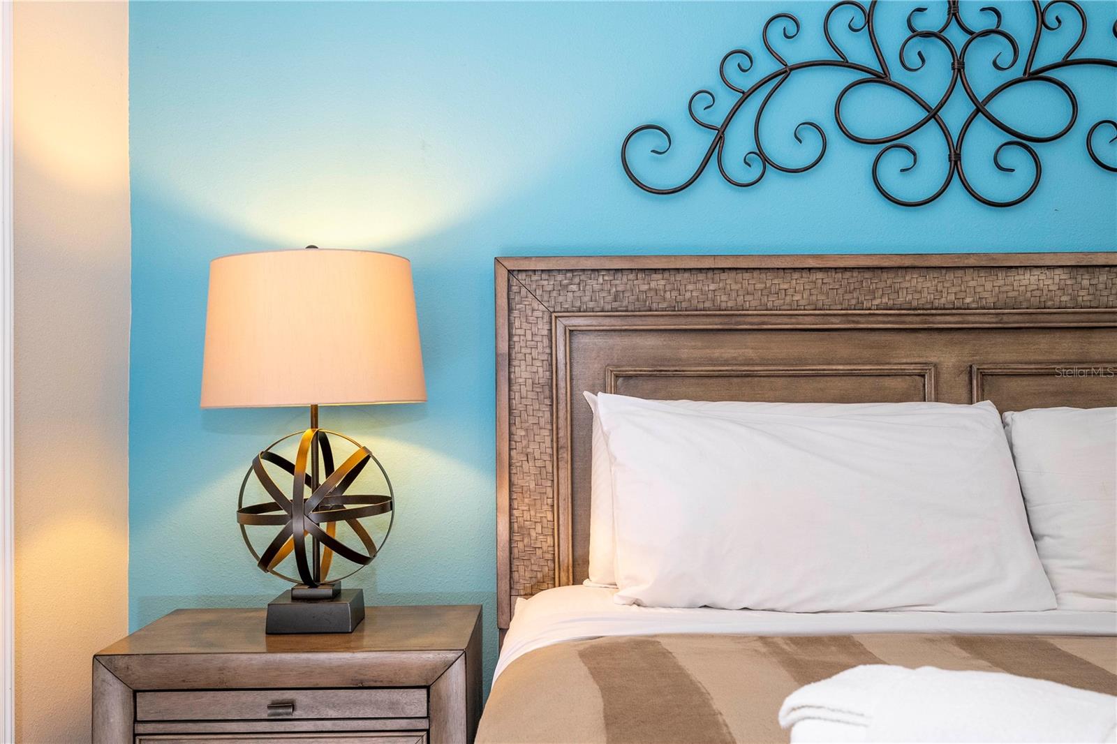 Image 50 of 100 For 1646 Moon Valley Drive