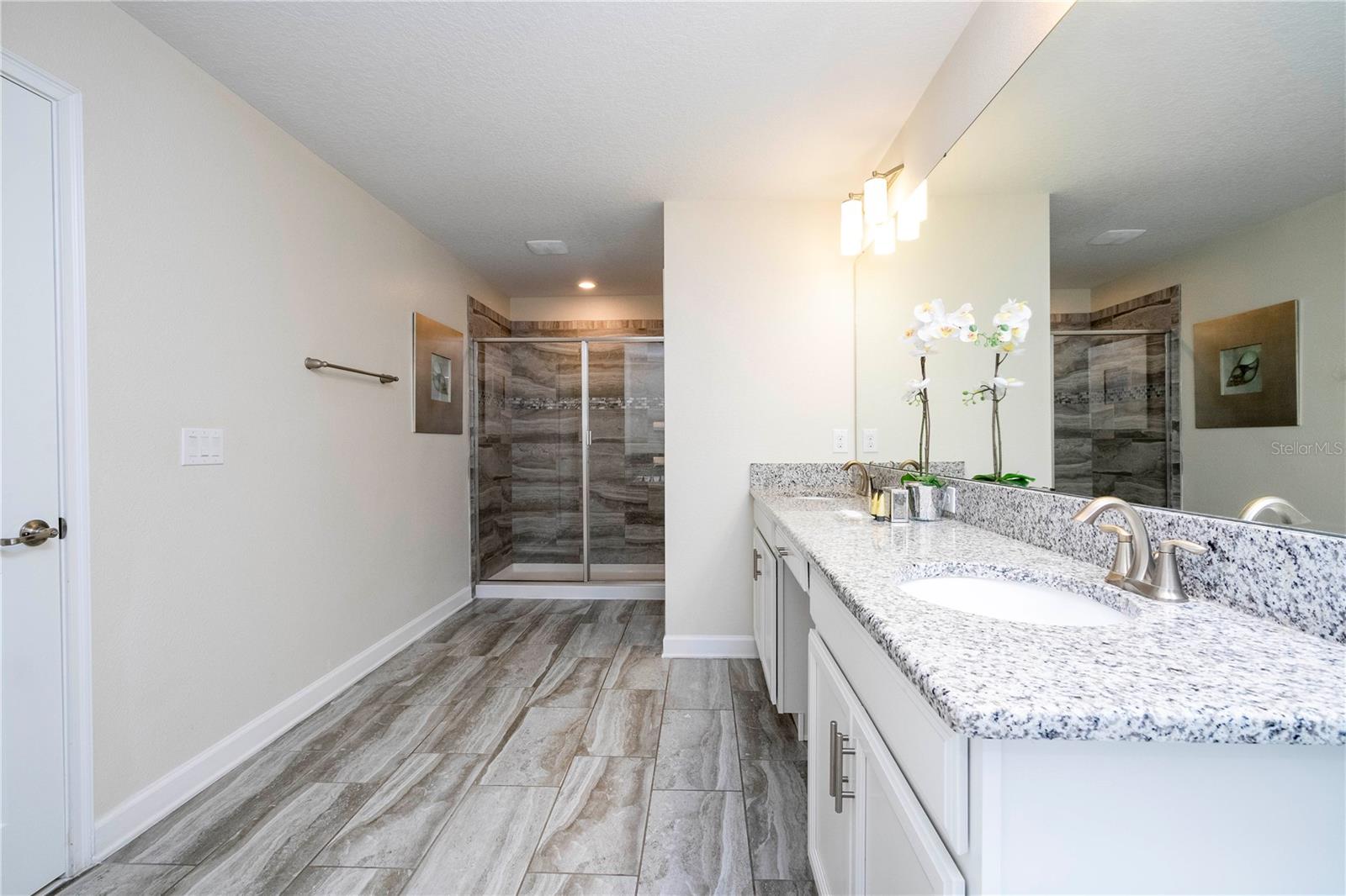 Image 90 of 100 For 1646 Moon Valley Drive