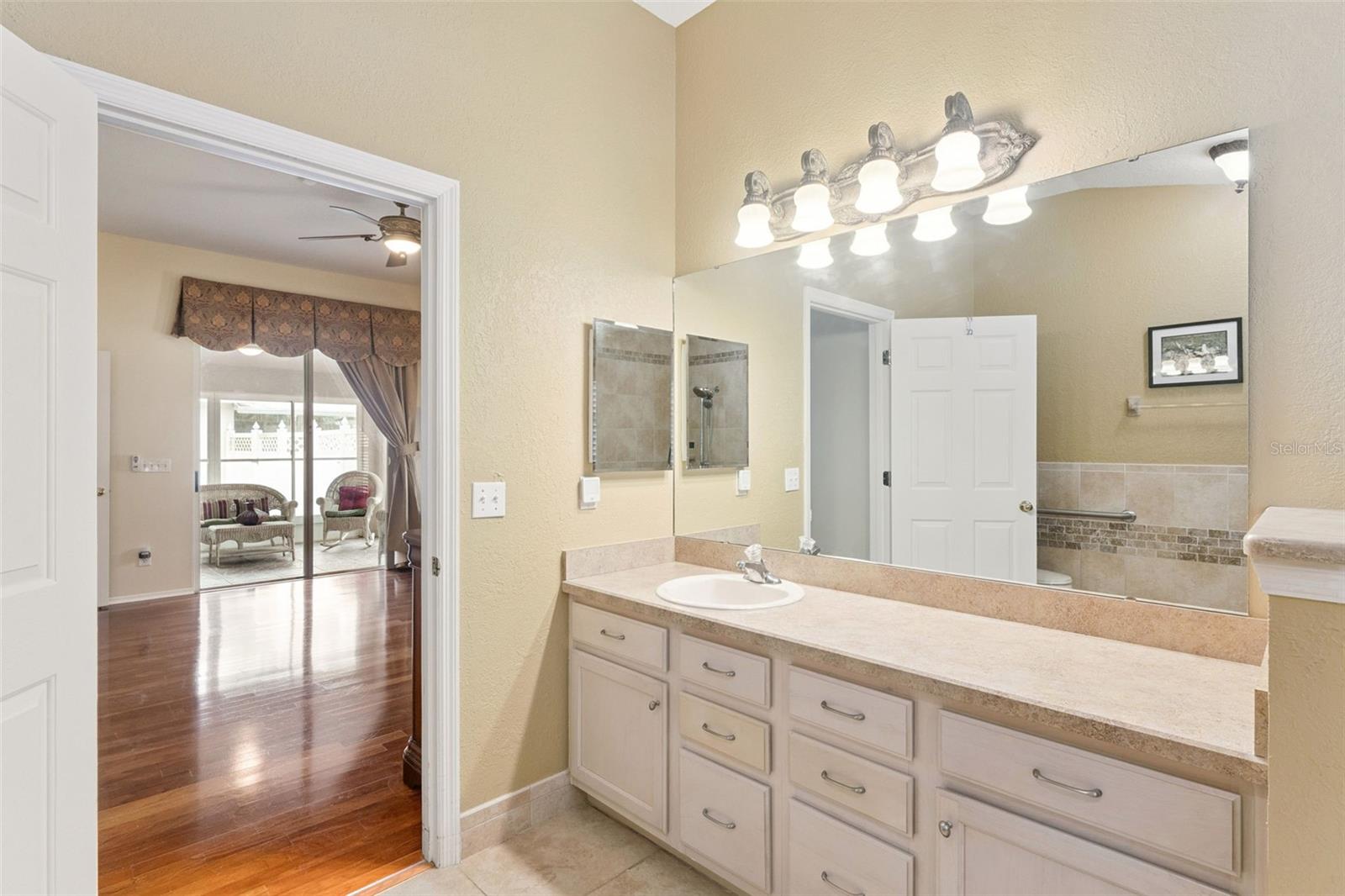 Image 21 of 40 For 788 Andover Circle